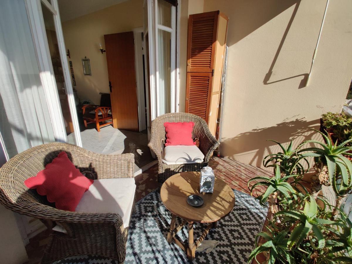 Vintage Flat Overlooking Villefranche Bay Apartment Exterior photo